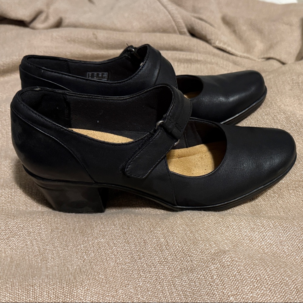 Black Women's Mary Jane Shoes -Clarks 7.5